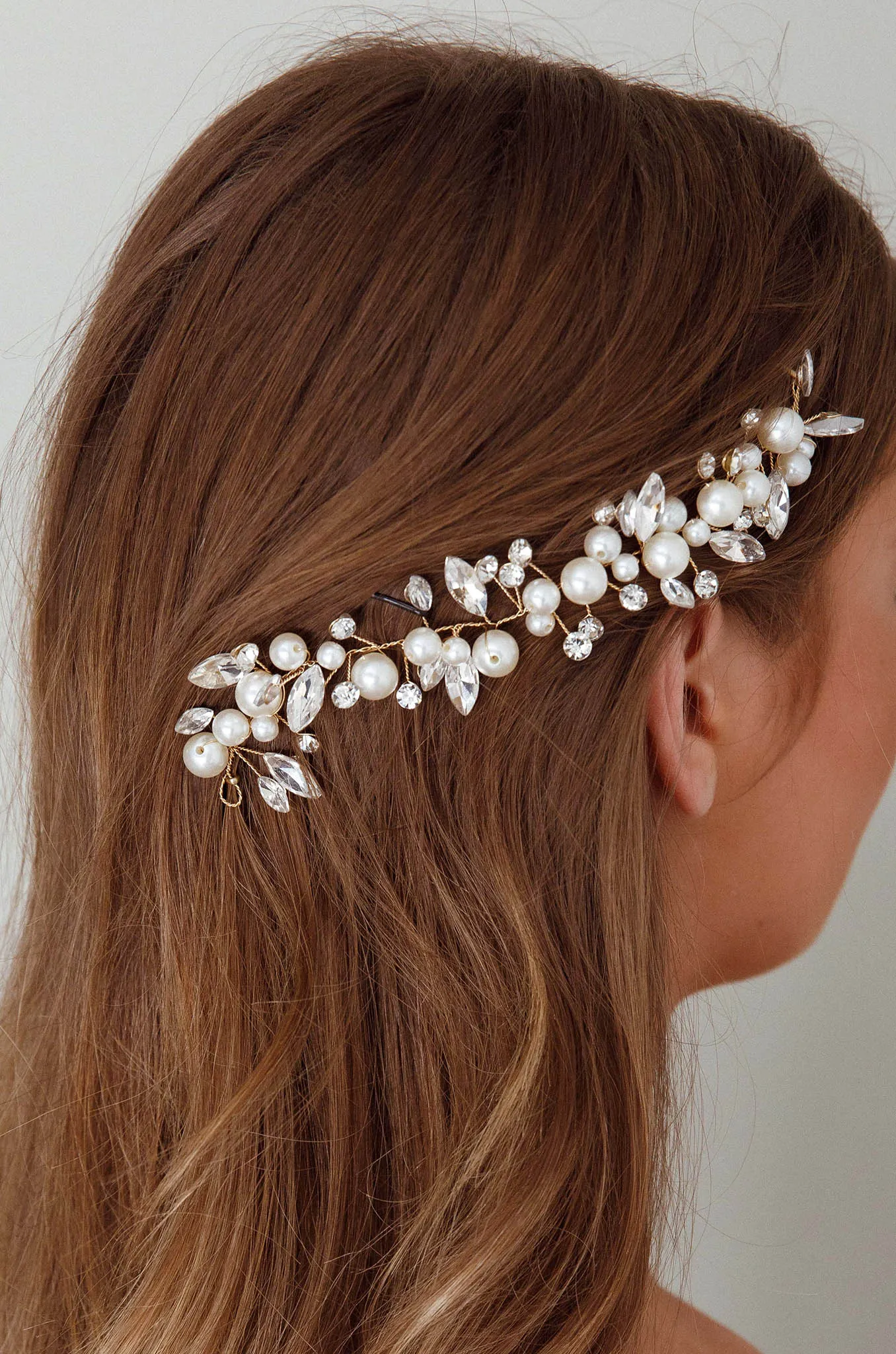 Artemis Pearl & Crystal Hair Pin Gold