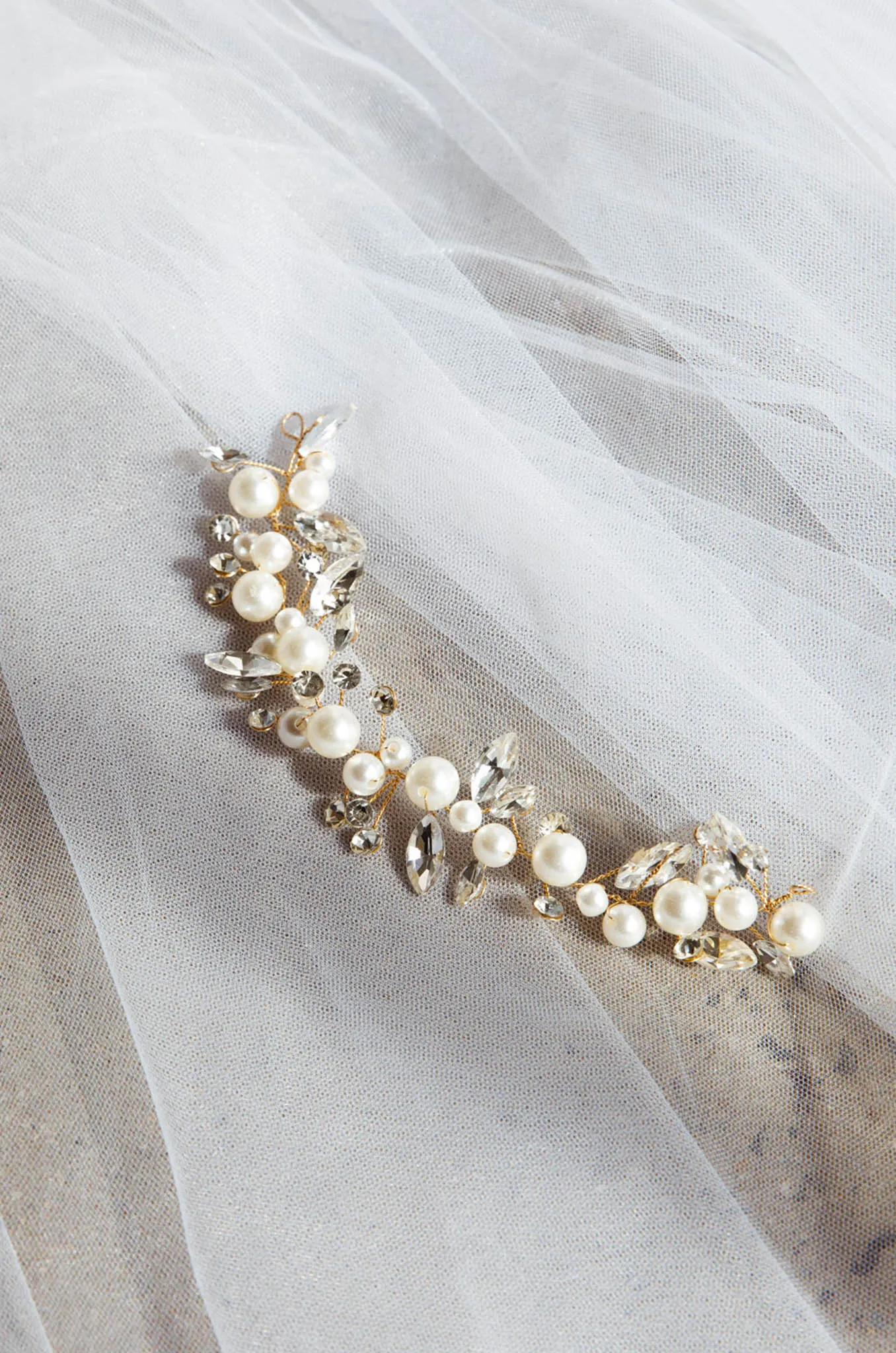 Artemis Pearl & Crystal Hair Pin Gold