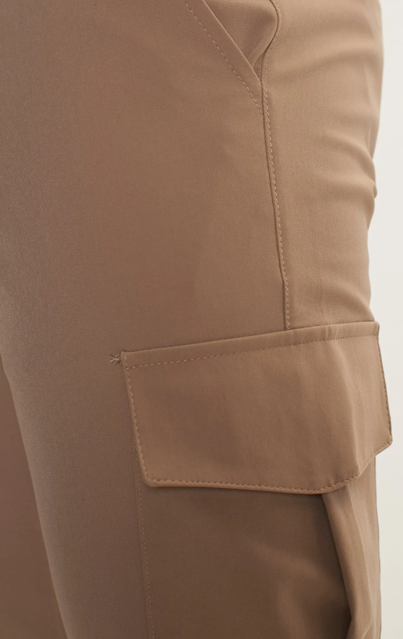 Tapered No-Wrinkle Utility Pants - Camel