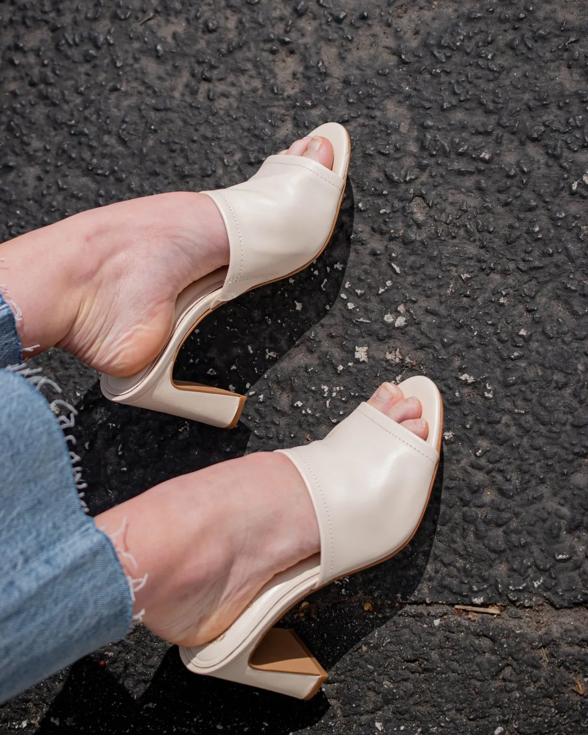 Vincent Camuto: Alyysa in Creamy White